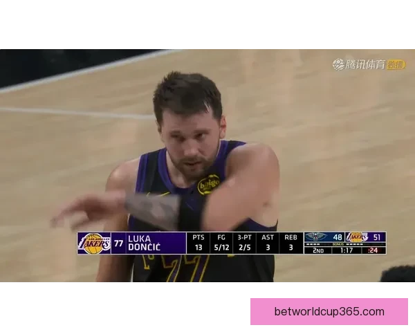 海斯20分钟8中8砍19+7疯狂一战 赛后呼吁东契奇减少吃T次数